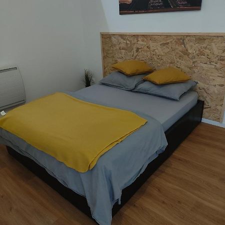 Les Lofts De Provins: Apt 1 Extérieur photo